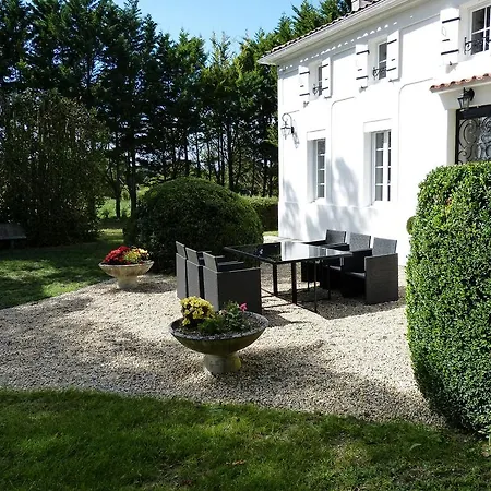 Domaine De La Grande Motte 4* Saint-Dizant-du-Gua